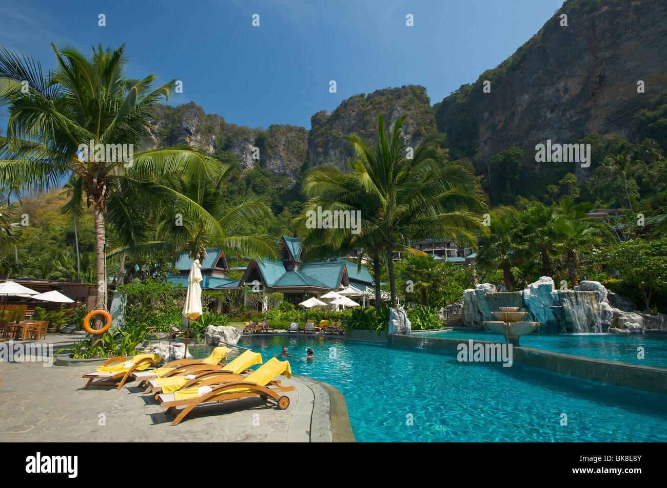 La piscina del Centara Resort, Krabi, Thailandia, Asia Foto Stock