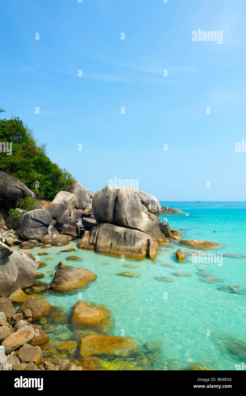 Costa rocciosa a Coral Cove, Ko Samui, Tailandia, Asia Foto Stock