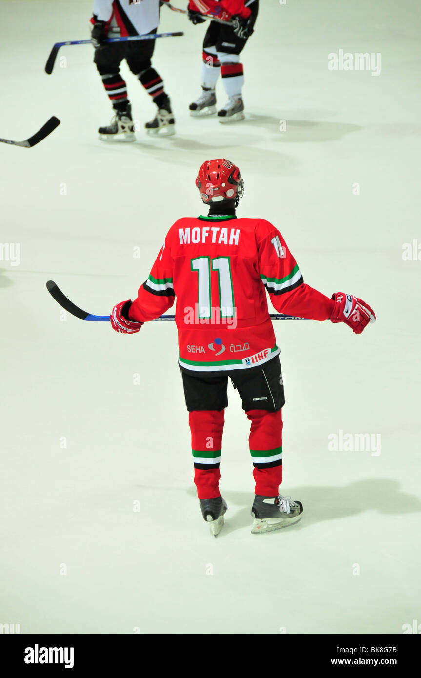 Hockey gioco di Abu Dhabi scorpioni contro la squadra nazionale degli Emirati Arabi Uniti in Ice Hockey Stadium, ghiaccio rin Foto Stock