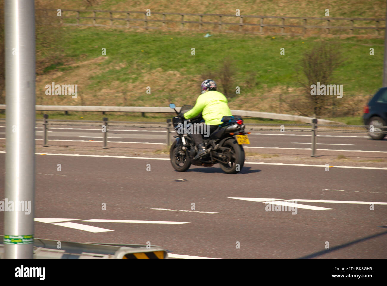 Biker sull'autostrada M62 (vicino a Outlane, Huddersfield). Foto Stock