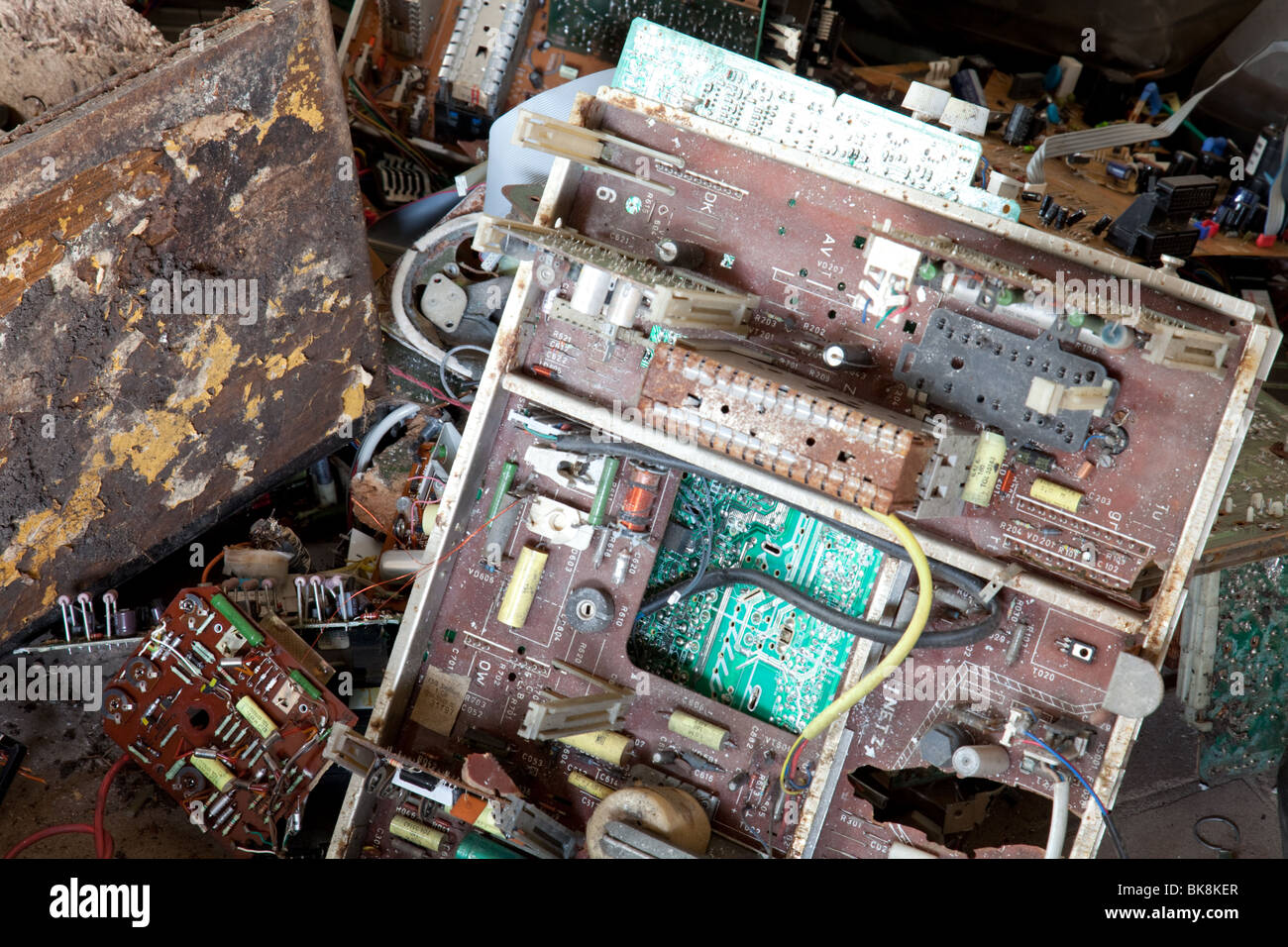 Close-up di un derelicted vecchio computer scheda di circuito Foto Stock
