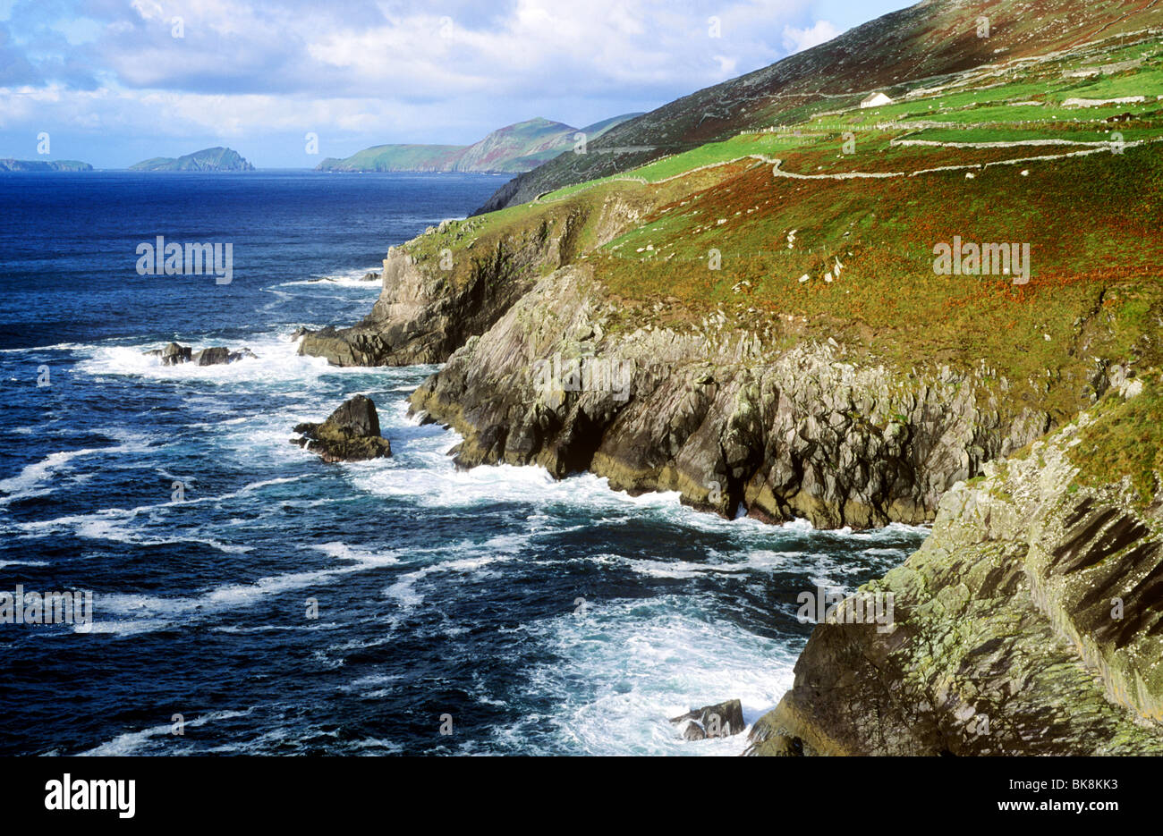 Slea Head, isole Blasket, penisola di Dingle, nella contea di Kerry, Irlanda Eire costa irlandese paesaggi costieri Oceano Atlantico sulle coste del Mare Foto Stock
