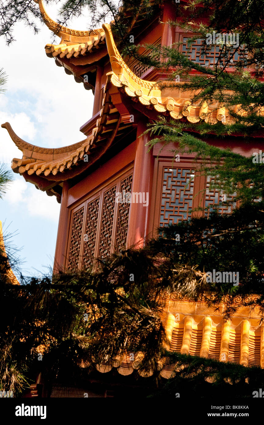 Giardino Cinese con tradizionale pagoda-padiglione di stile, il Gurr - visualizzazione chiara Pavilion, Sydney, Australia Foto Stock