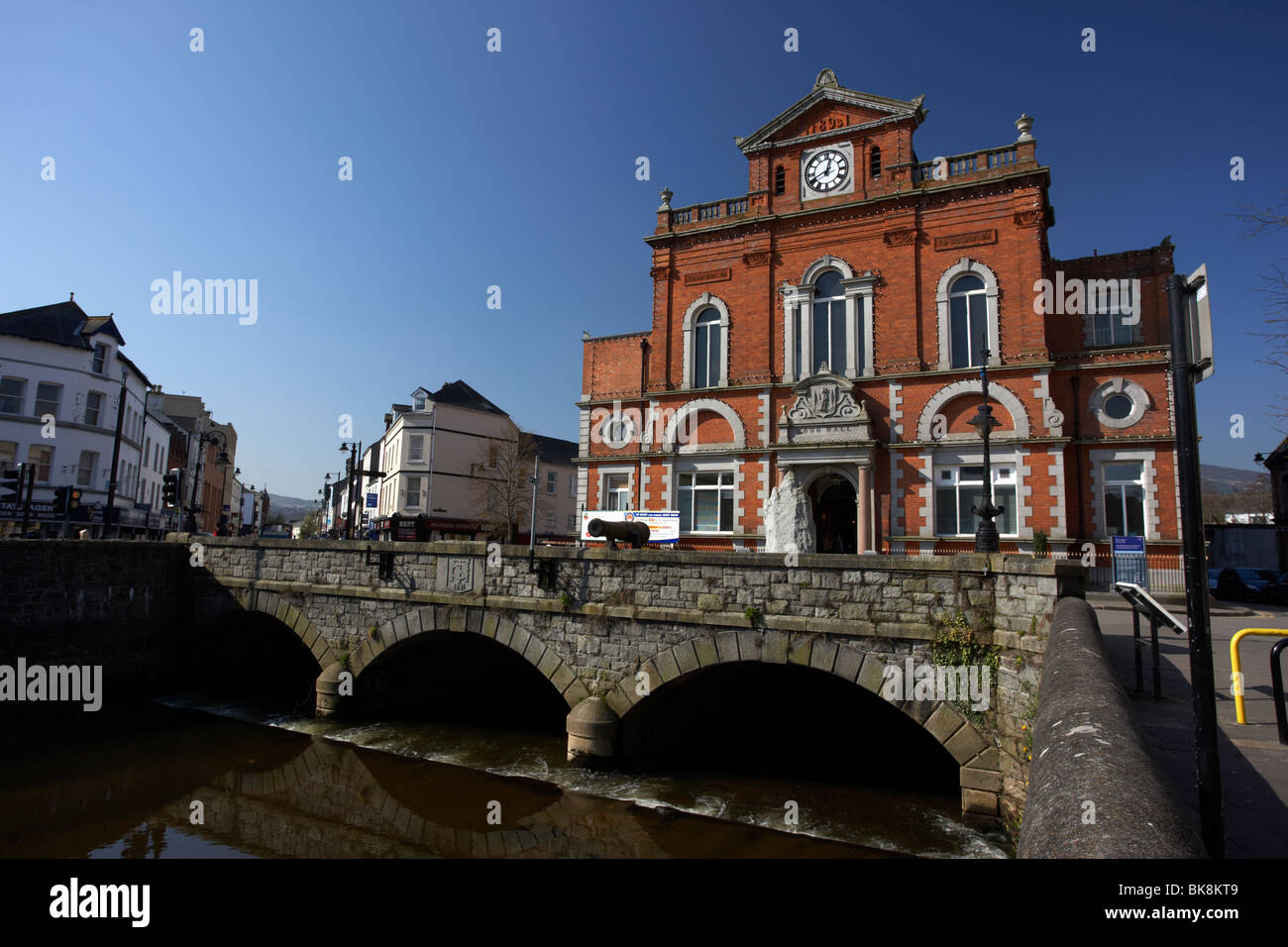 Newry Town Hall progettata da William Batt contea di Armagh lato Irlanda del Nord Regno Unito Foto Stock