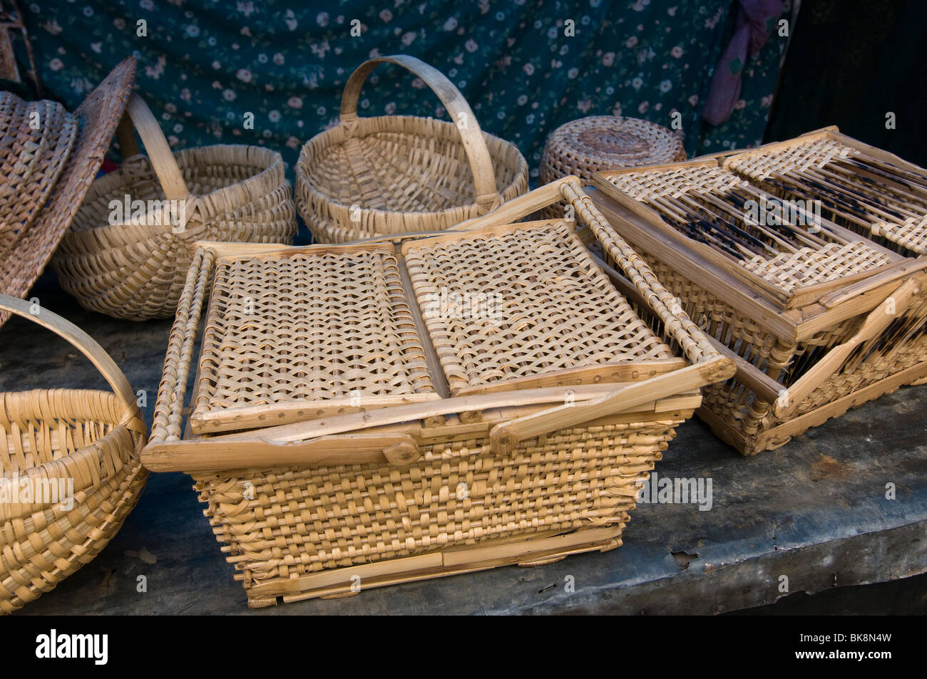 Cesti di vimini e paglia in vendita a Port au Prince Haiti Foto Stock