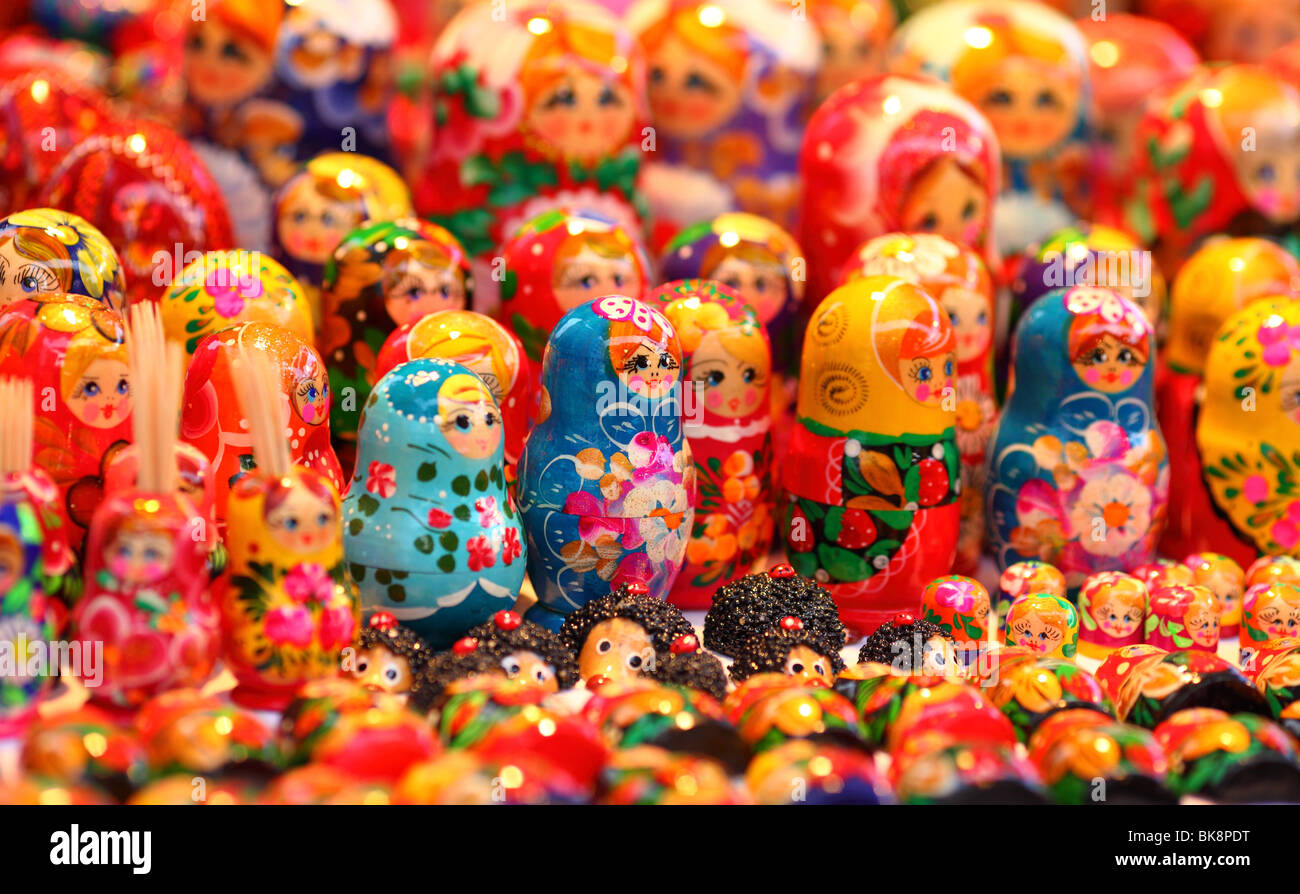 Matrioska Matrioshkas colorato bambole bambola, Babushka Babushkas russo bambola colorato bambole,russo bambola nidificata bambole Foto Stock