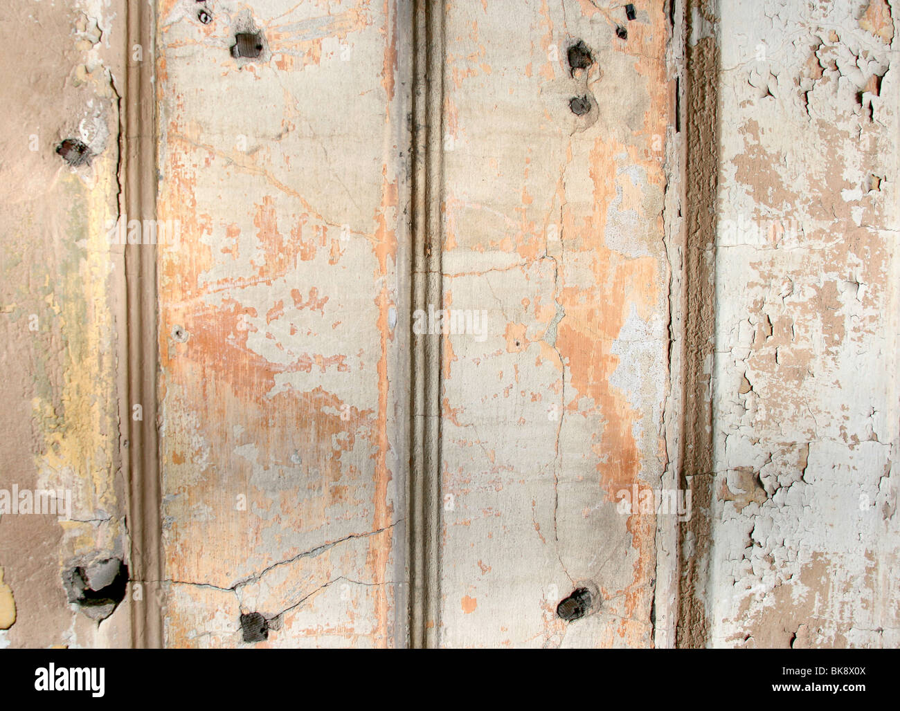Grunge graffiato texture / background su una pietra incrinato e parete in legno Foto Stock