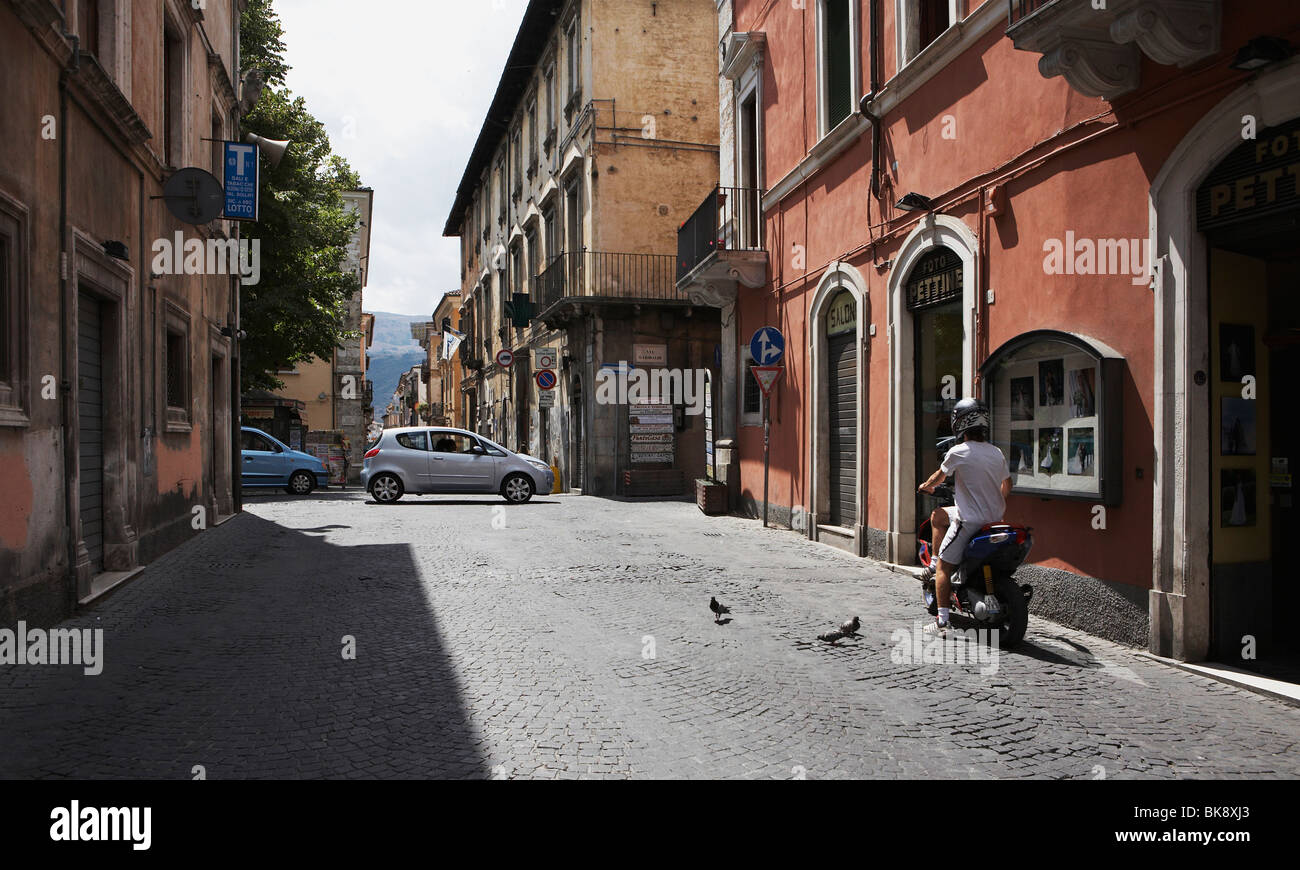 Scena di strada, L'Aquila, Abruzzo, Italia Foto Stock