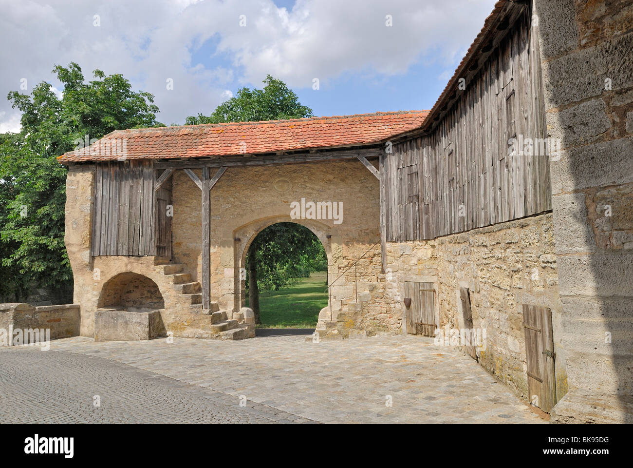 Città sulla parete Roedertor Gate, dettaglio, Rothenburg ob der Tauber, Baviera, Germania, Europa Foto Stock