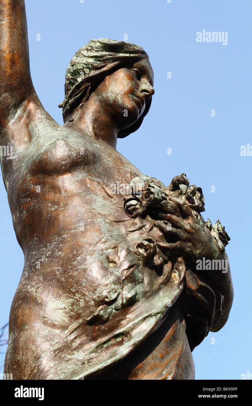 Statue dal celebre scultore Vittoriano Alfred Drury in stile art nouveau bronzi Foto Stock