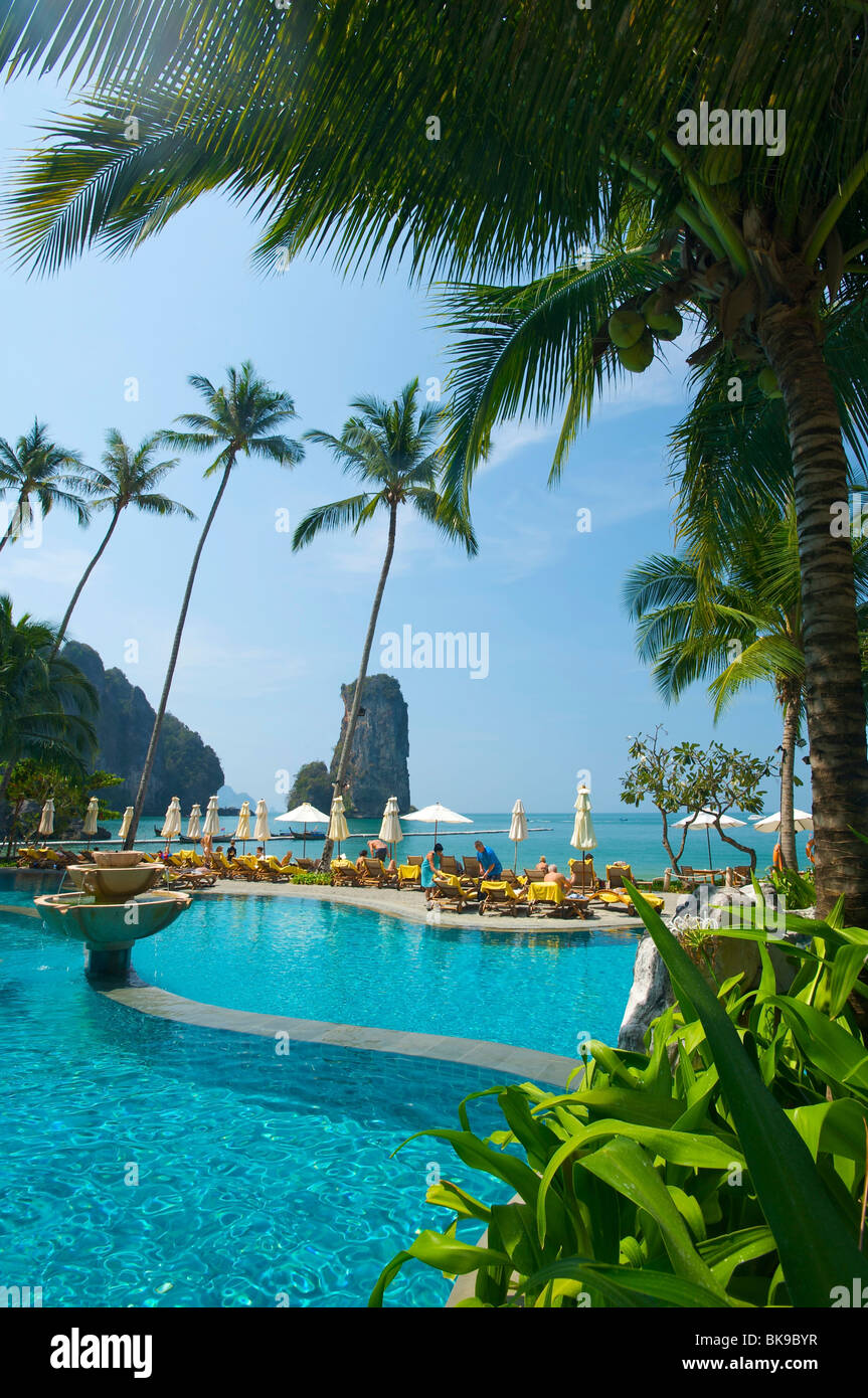 Hotel piscina del Centara Resort, Krabi, Thailandia, Asia Foto Stock