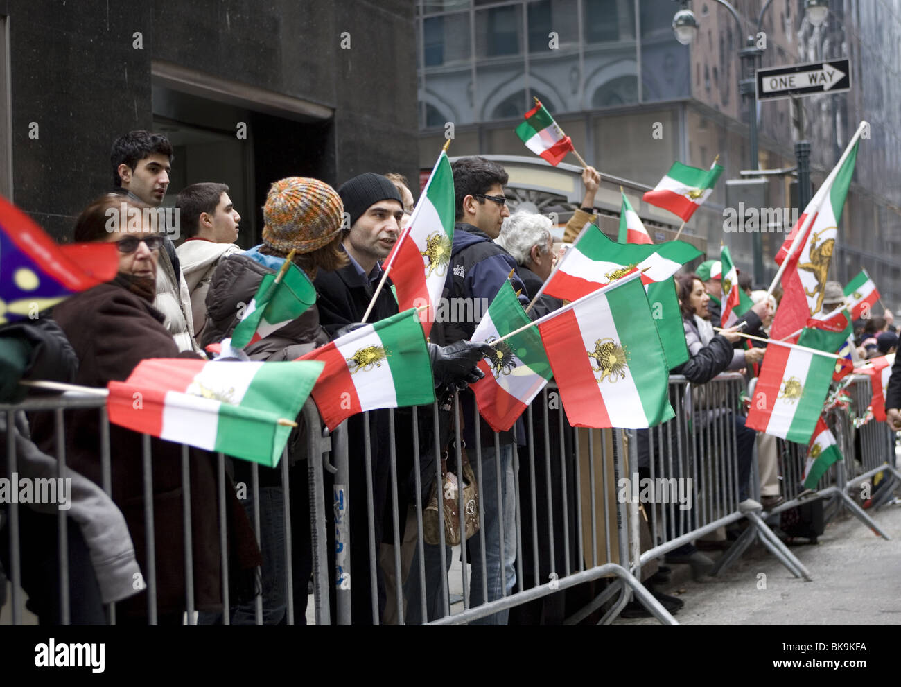 Annuale (Persiano iraniana) sfilano su Madison Avenue a New York City. Foto Stock