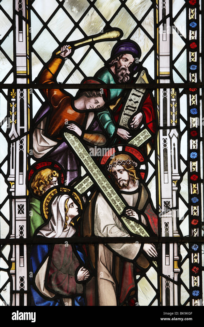 Una vetrata raffigurante una scena della Passione di Cristo, la chiesa di Santa Maria, Moulton St Mary, Norfolk Foto Stock