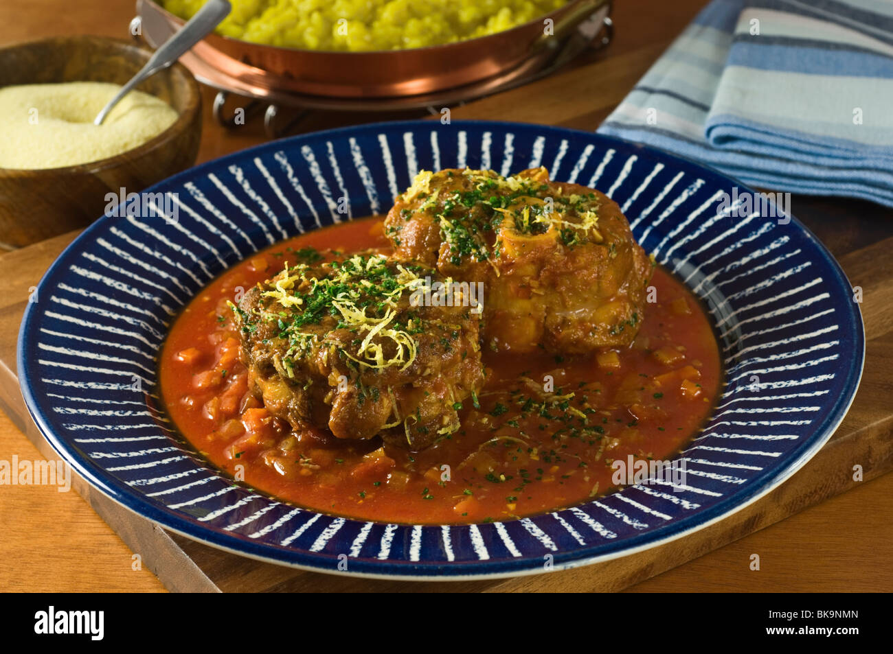 Ossobuco con risotto allo zafferano Italia cibo Foto Stock