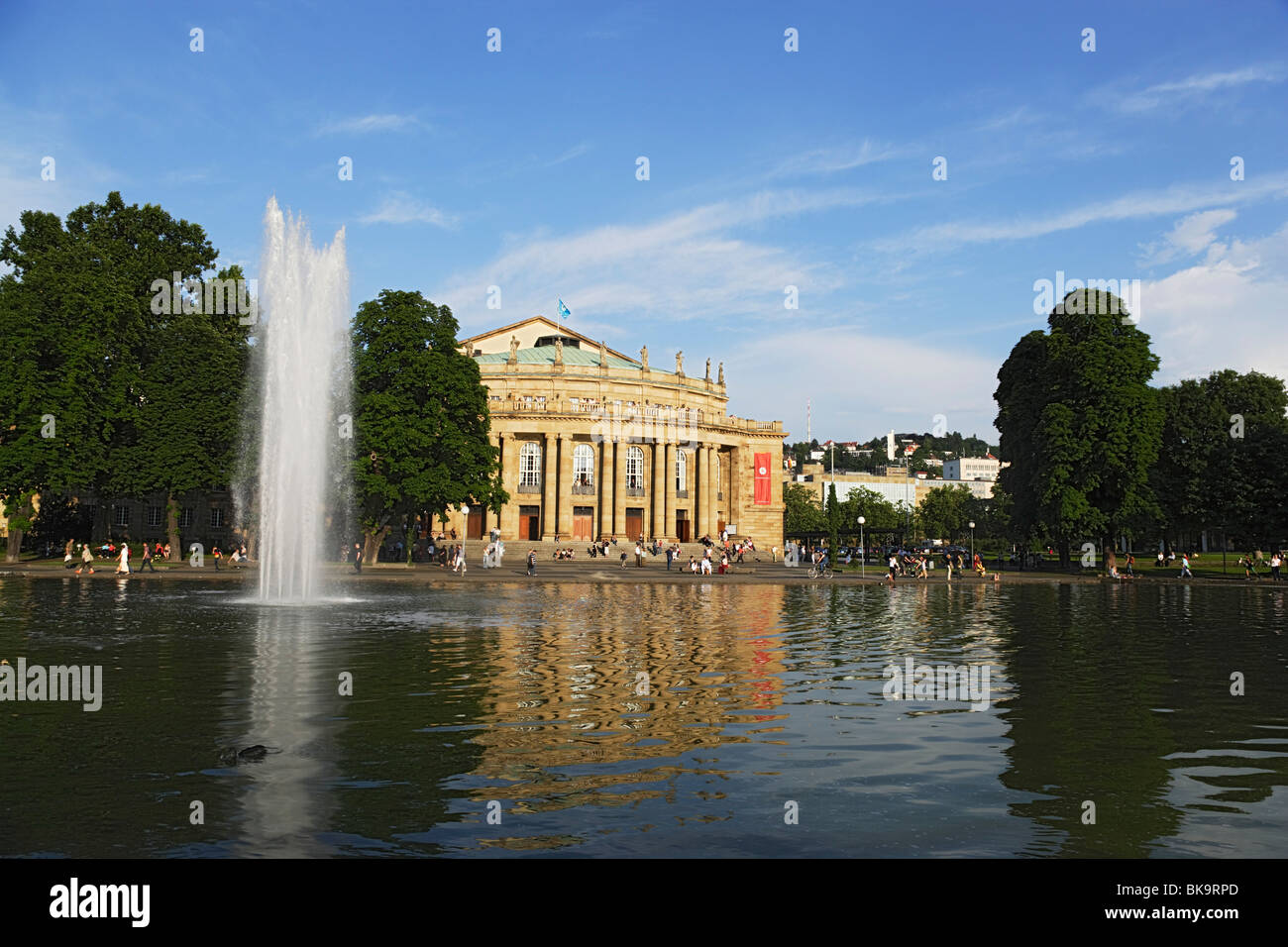 Vista su Eckensee al Teatro Nazionale di Stoccarda, Baden-Württemberg, Germania Foto Stock