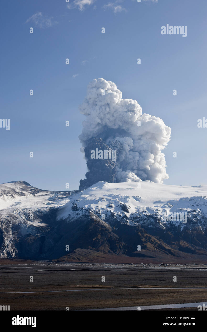 Eruzione vulcanica in Eyjafjallajokull, Islanda Foto Stock