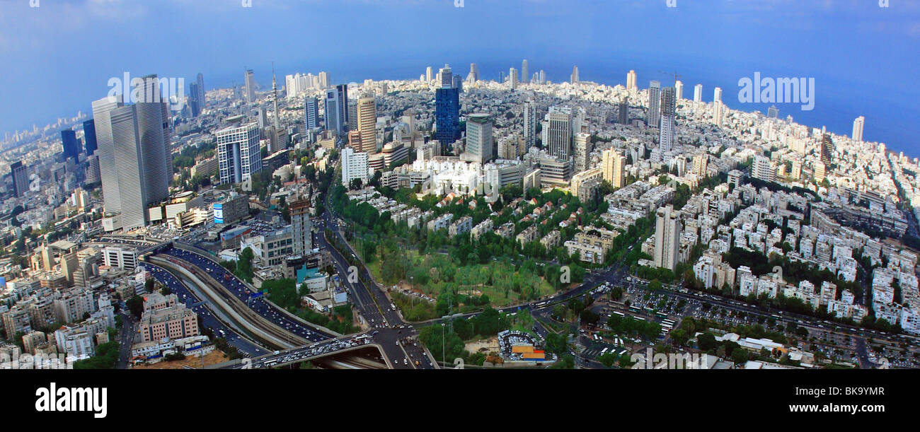 La fotografia aerea - vista in elevazione di Tel Aviv, Israele area metropolitana influenzano Fisheye Foto Stock