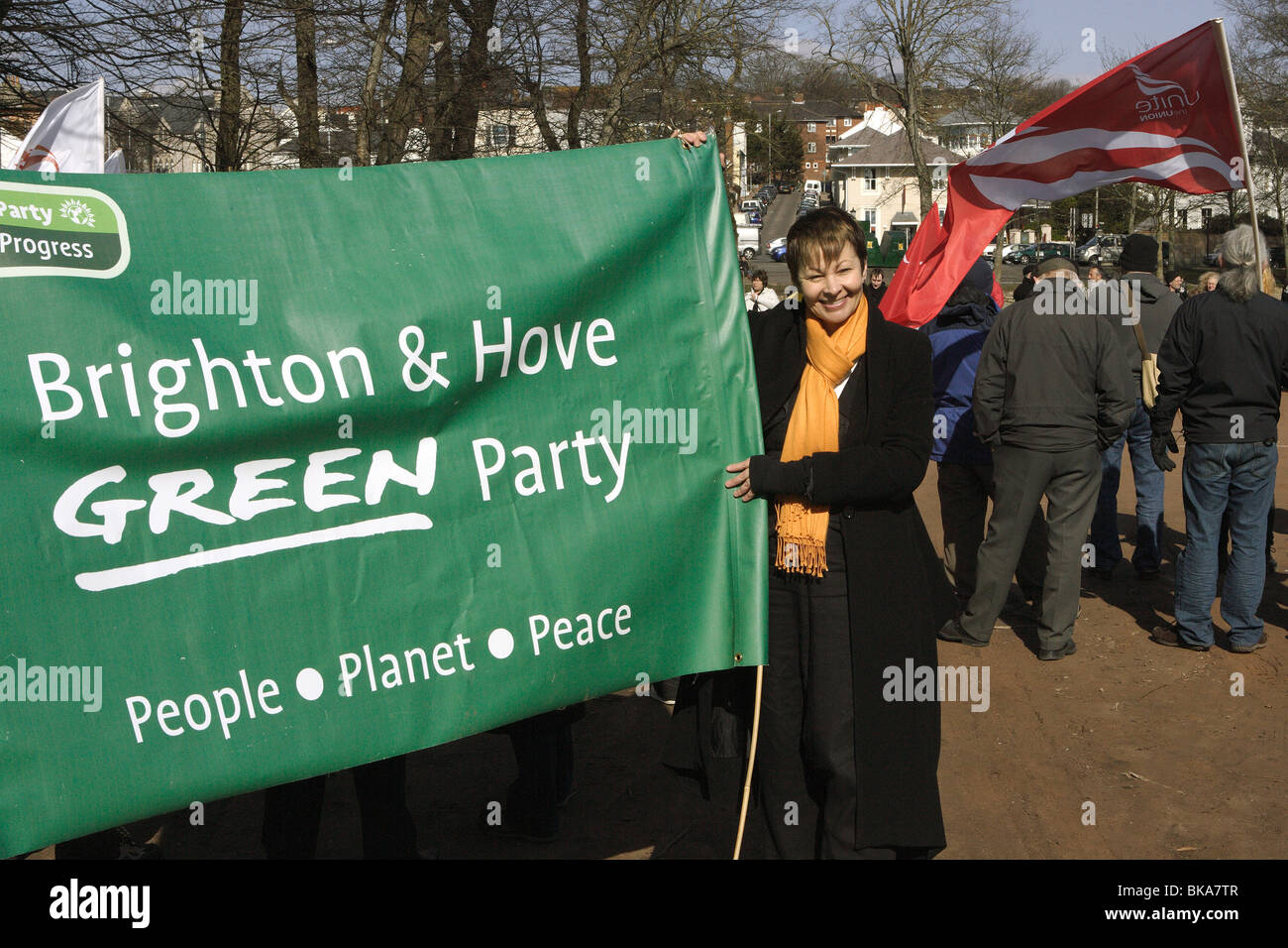 Caroline Lucas Prospective MP, leader fo il partito dei Verdi e deputato europeo milita in Brighton prima del 2010 elezione generale. Foto Stock