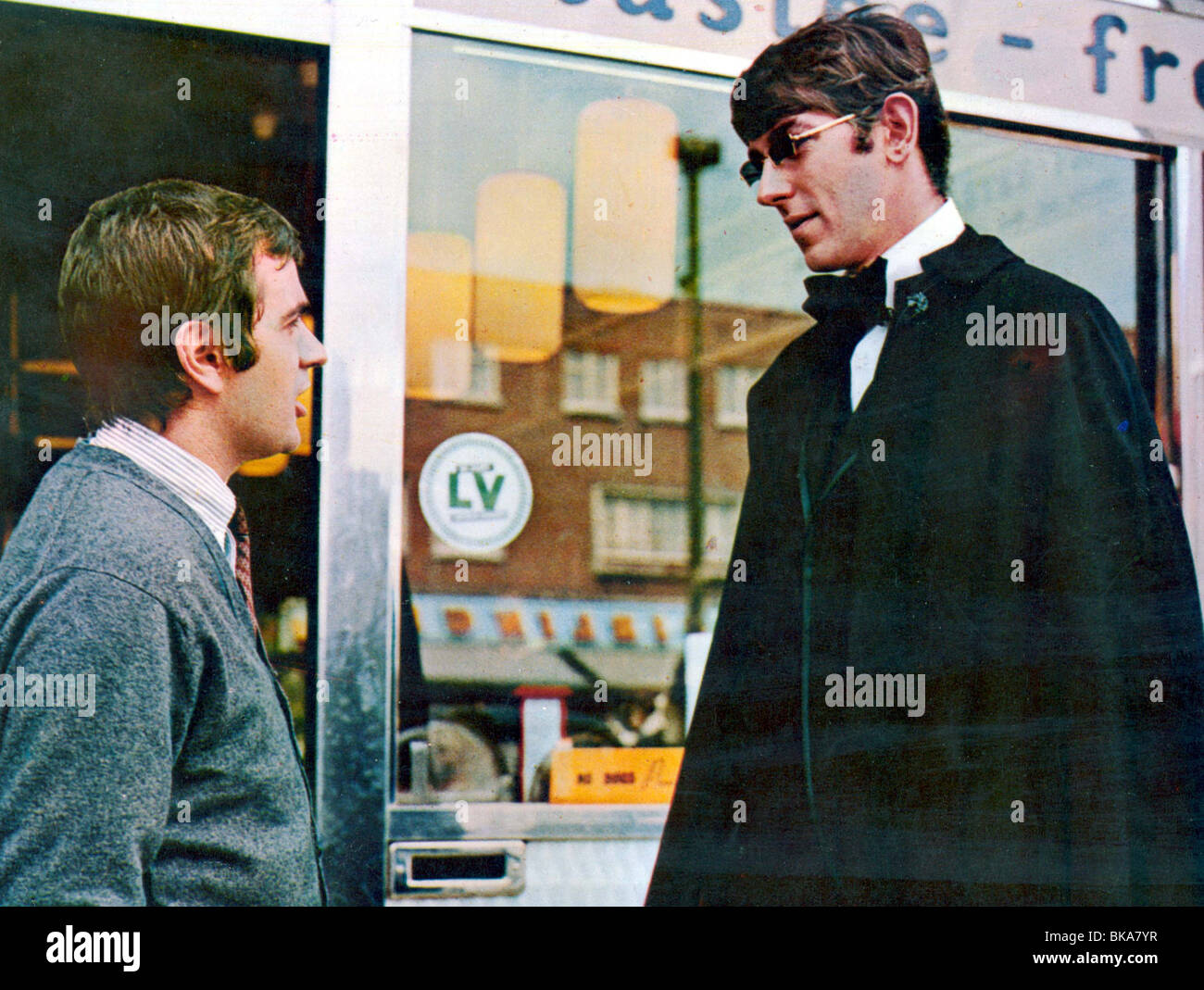 BEDAZZLED (1967) DUDLEY MOORE, Peter Cook BDZZ 005FOH Foto Stock