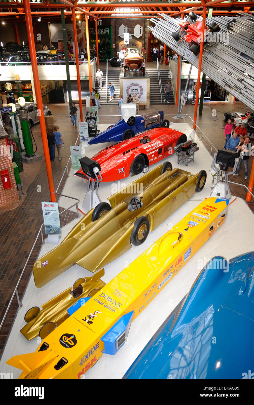 Interno di Beaulieu National Motor Museum, Brockenhurst, Hampshire, Gran Bretagna Foto Stock