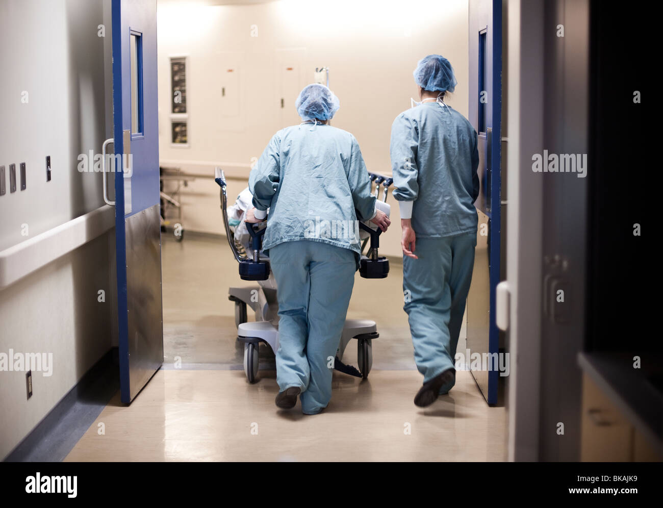 Paziente attesa in ospedale per operazione importante, Canada Foto Stock