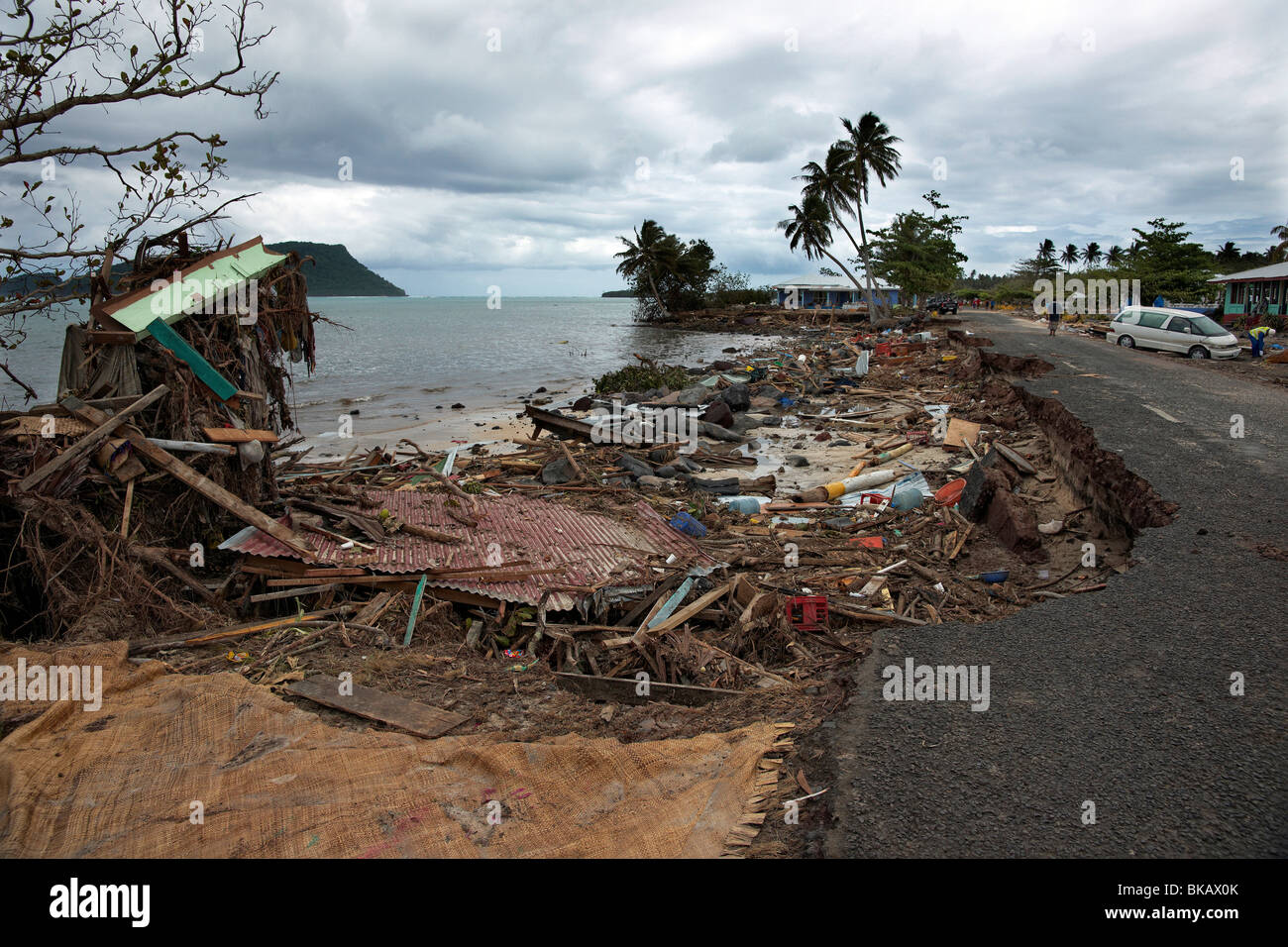 La costa e la costruzione di distruzione dal 2009 tsunami, Aleipata, Isola Upolu, Samoa Foto Stock
