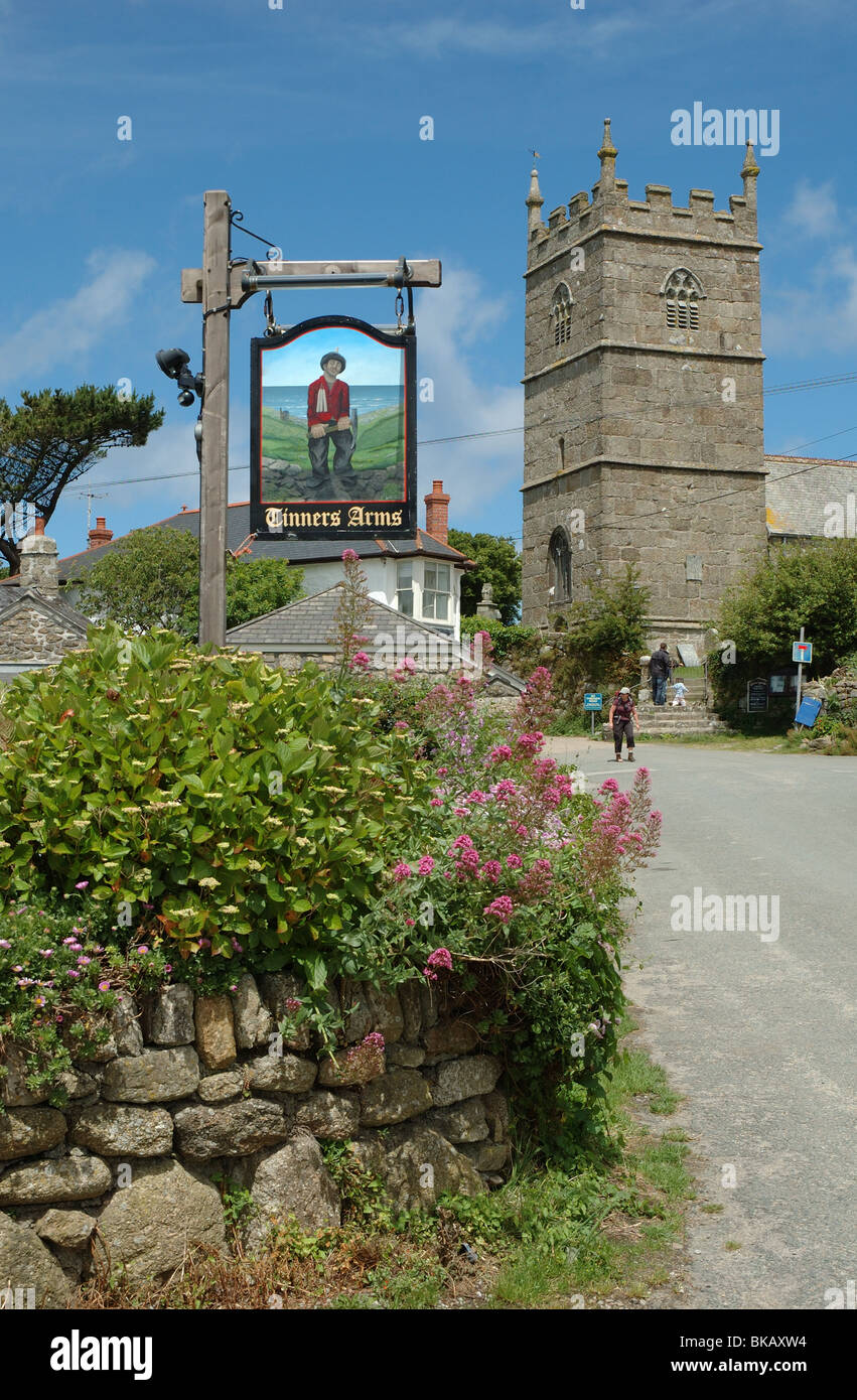 St Senara Chiesa e segno per braccio Tinners pub, Zennor, Cornwall, Regno Unito Foto Stock