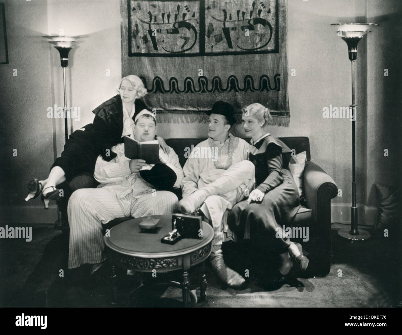 Figli Del Deserto 1933 Dorothy Christy Oliver Hardy Stan Laurel Mae Sotd Bosch 010p Foto Stock Alamy