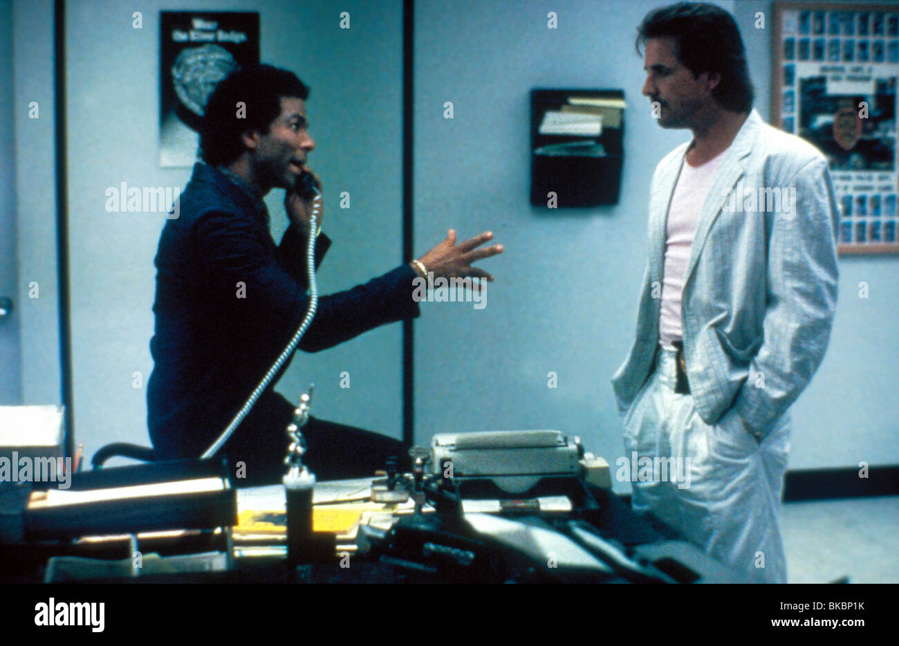 MIAMI VICE (TV - 1984) Philip Michael Thomas, Don Johnson MMVC 005 Foto Stock