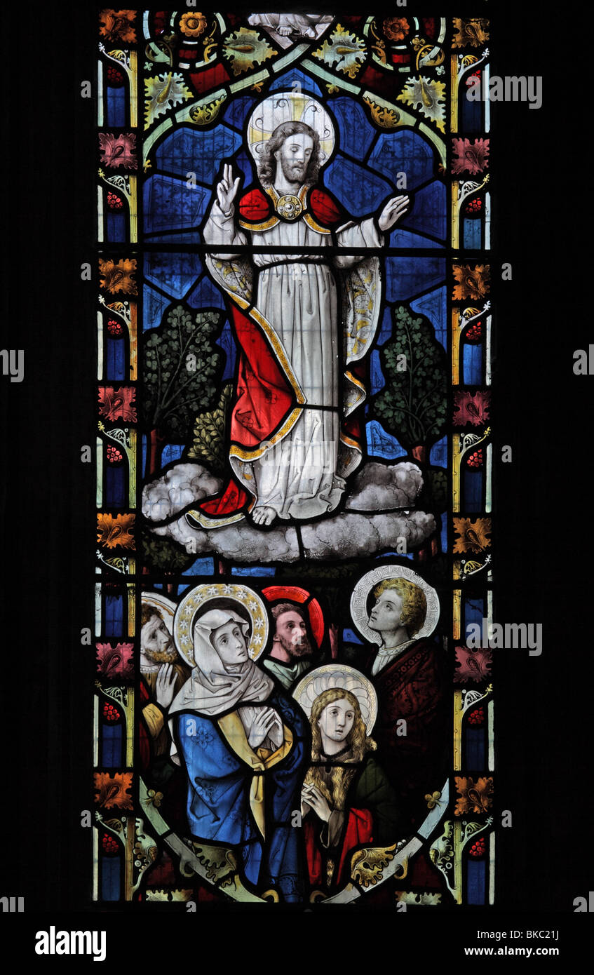 Una vetrata raffigurante l'Ascensione di Gesù Cristo, Santa Maria Vergine Chiesa, Tysoe, Warwickshire Foto Stock