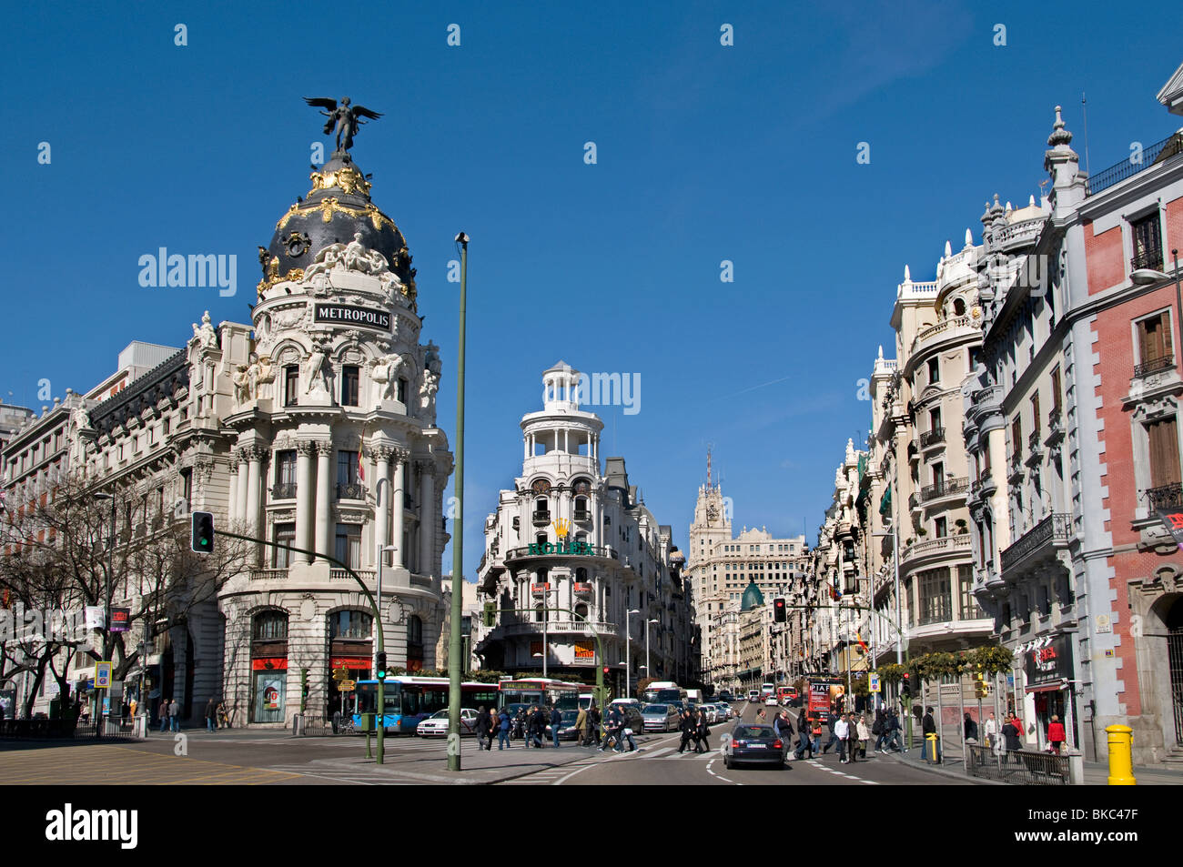 Il Metropolis angolo con Calle de Alcalá e la Gran Vía. Madrid Spagna Neo architetti barocchi Jules e Raymond Février Foto Stock