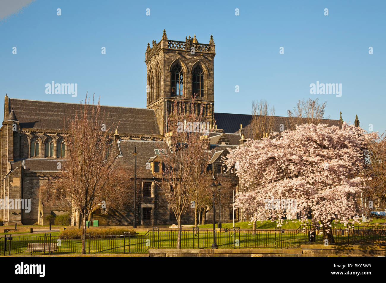 Abbazia di Paisley, una medievale (iniziata nel XII secolo) Abbazia Cluniacense, ora una Chiesa di Scozia chiesa in Paisley, Renfrewshire Foto Stock