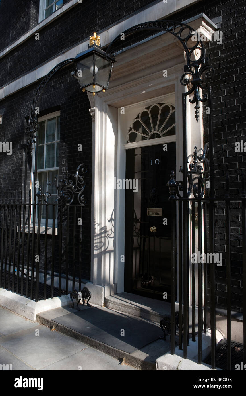 N. 10 di Downing Street a Londra, Inghilterra. La residenza del Primo ministro della Gran Bretagna Foto Stock