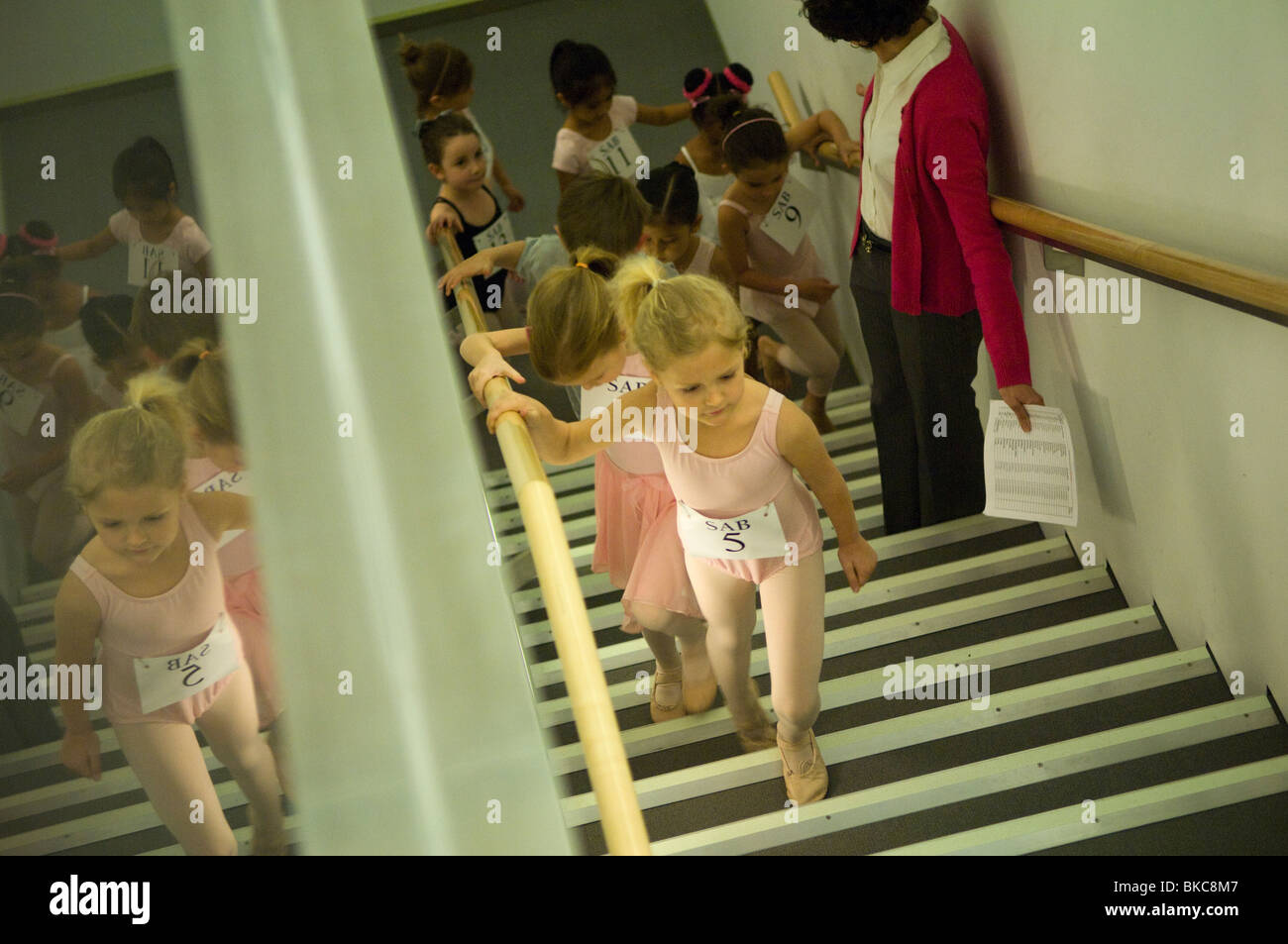 Decine di ragazzi audition per la scuola di American Ballet presso il Lincoln Center di New York Foto Stock