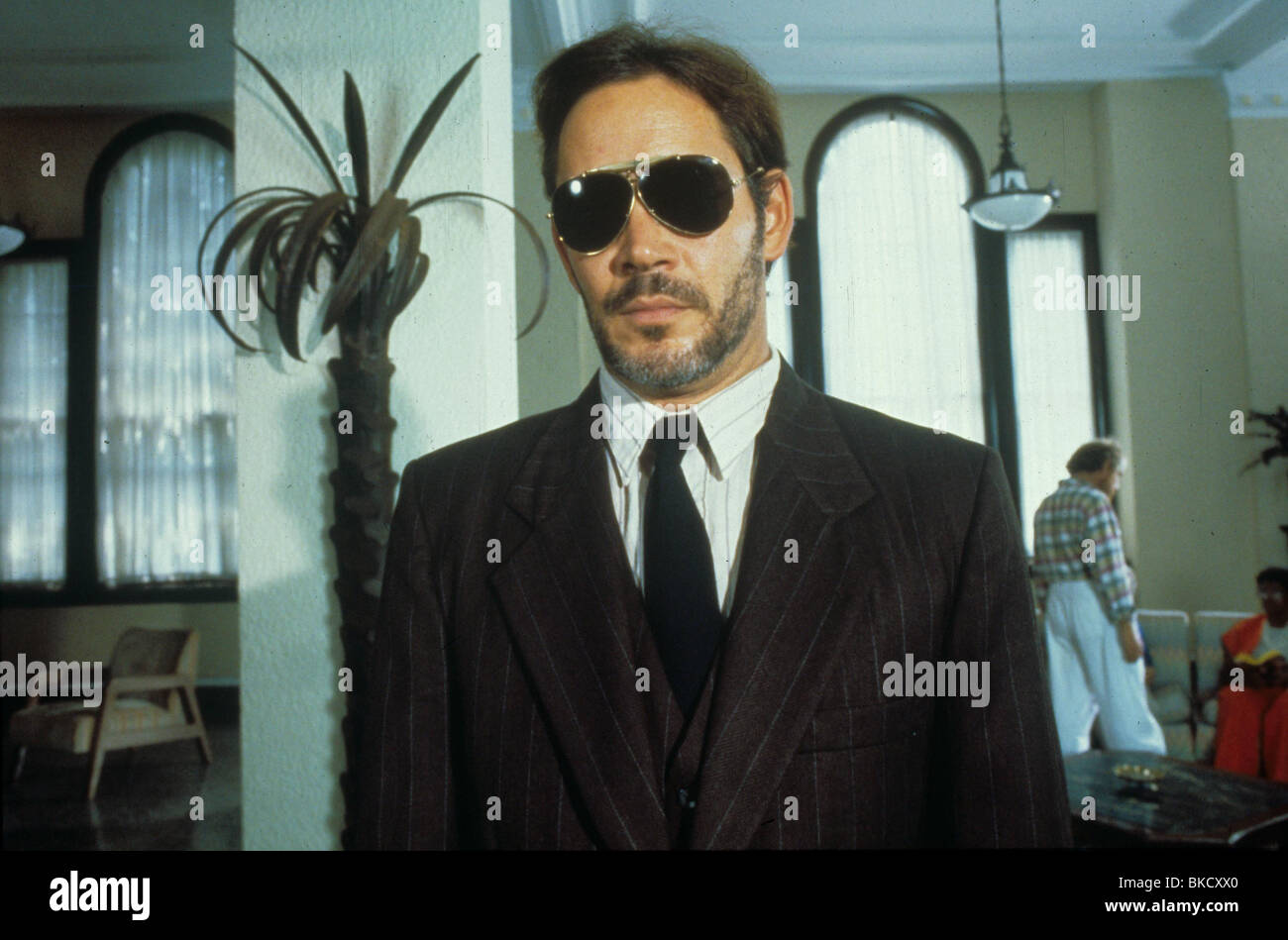 FLORIDA STRAITS (TV) (1986) RAUL JULIA FSTV 003 Foto Stock