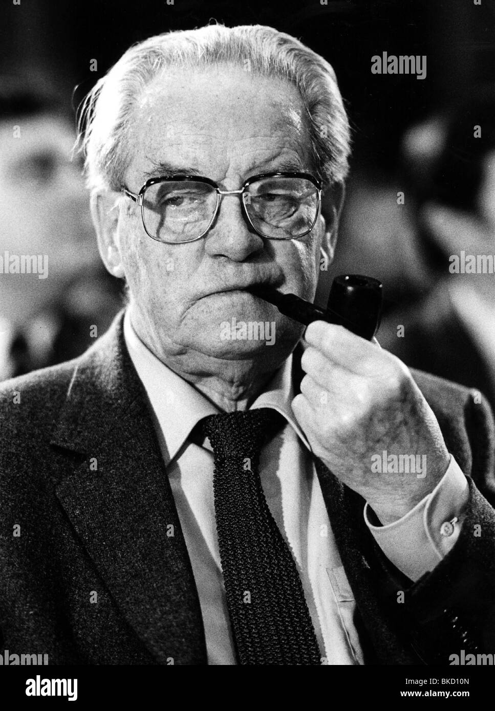 Wehner, Herbert, * 11.7.1906, politico tedesco (DOCUP), ex presidente del gruppo SPD al parlamento federale tedesco (Bundestag), ritratto, riunione del partito SPD ad Ahlen, 16.12.1985, Foto Stock