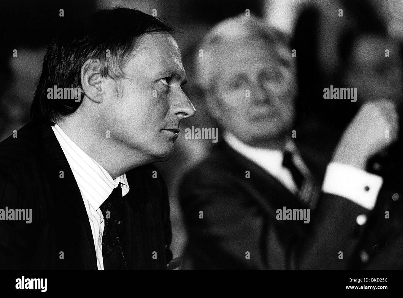 Lafontaine, Oscar, * 16.9.1943, politico tedesco (SPD), ritratto, in qualità di primo ministro dello stato federale tedesco della Saar, con Hans-Jochen Vogel, durante un'apertura espositiva, Monaco, 19.9.1987, Foto Stock