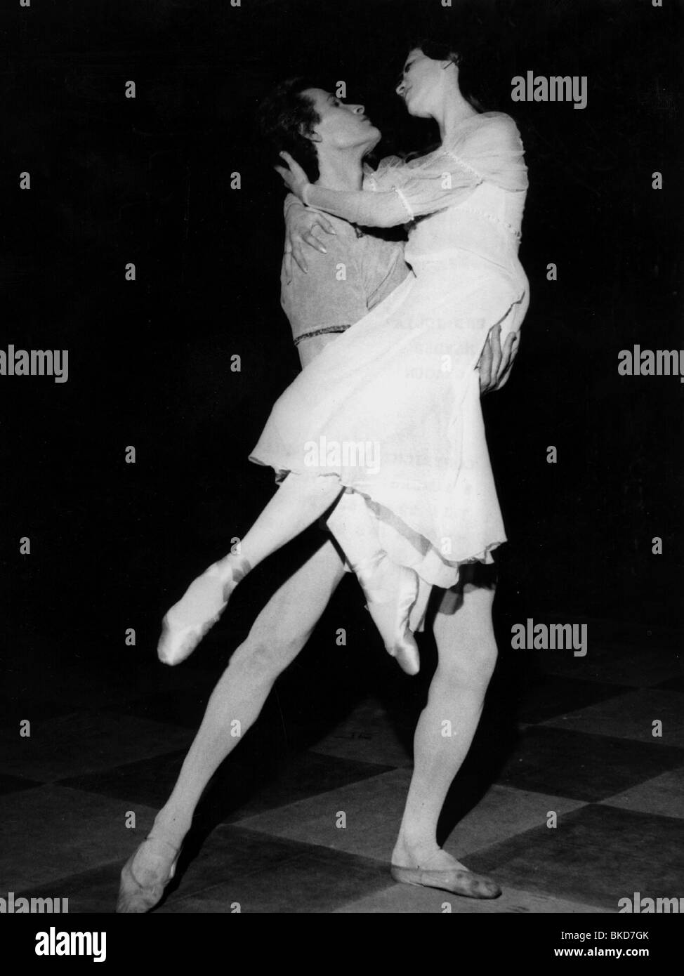 Haydee, marcia (nata marcia Pereia da Silva), * 18.4.1939, ballerino brasiliano, full length, con Richard Gragun in 'Romeo and Juliet', Foto Stock