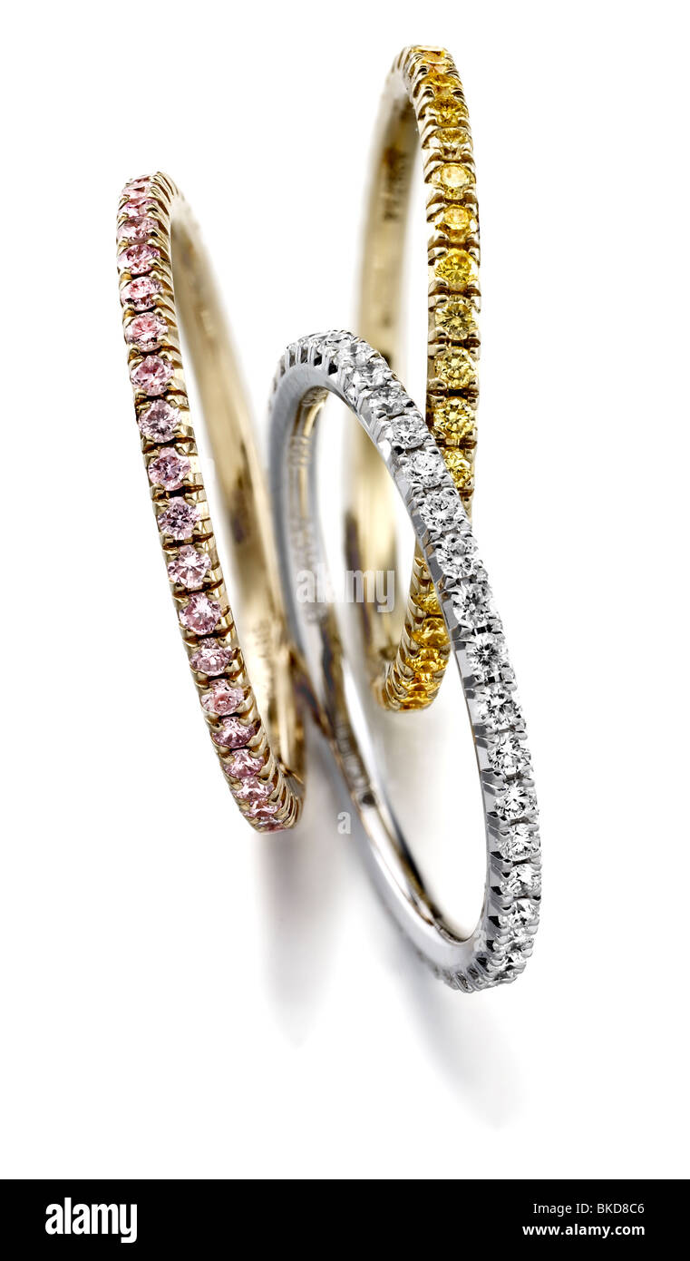 Tre colore oro diamanti anelli eternity Foto Stock