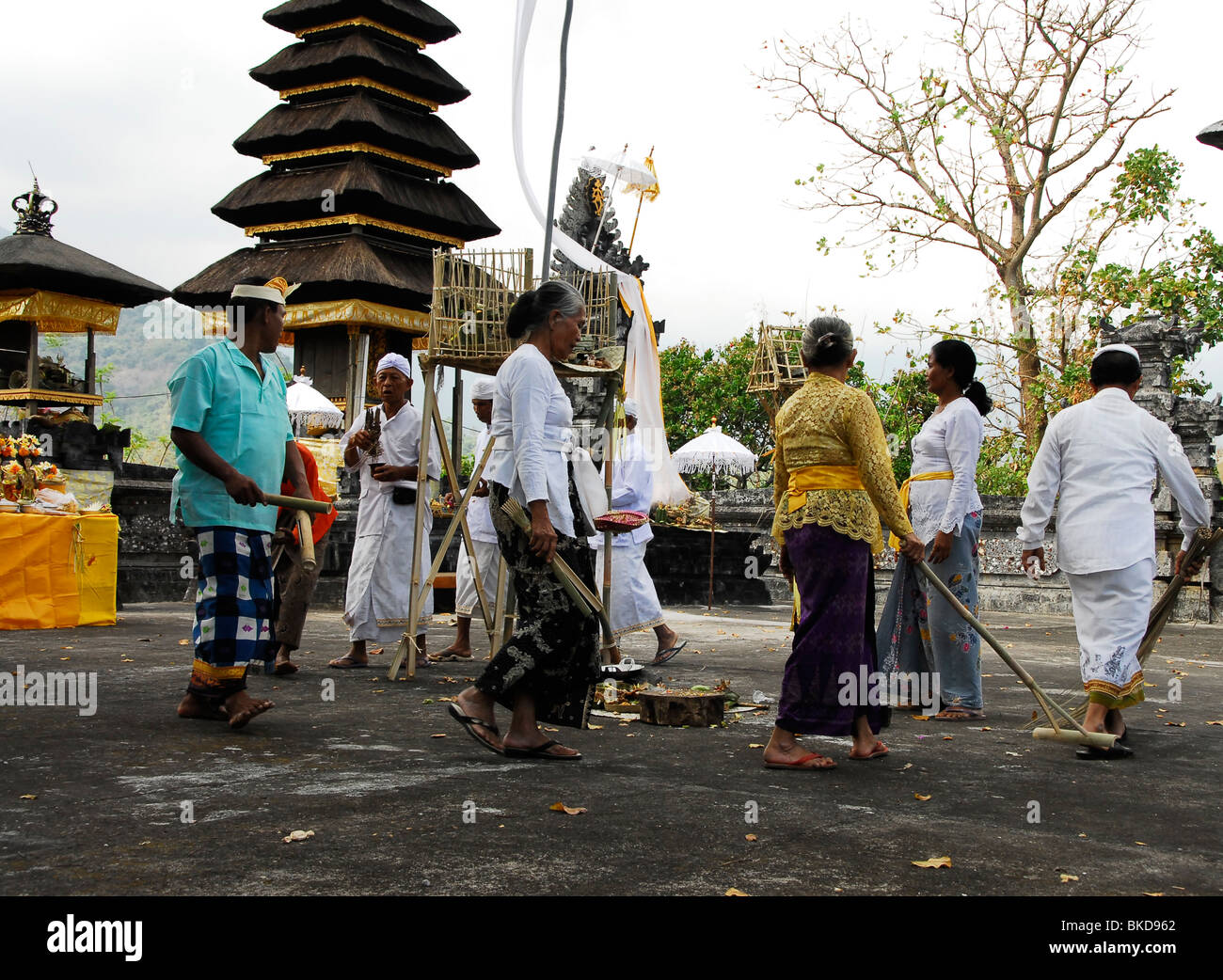 Rituale al galungan festival , importante cerimonia di bali ,Pura Sabakabian,Bebetin, vicino lovina , Bali settentrionale , Indonesia Foto Stock