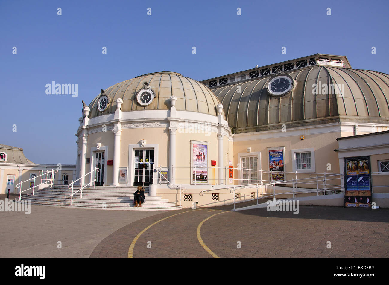 Pavilion Theatre, Worthing Pier, Worthing, West Sussex, in Inghilterra, Regno Unito Foto Stock