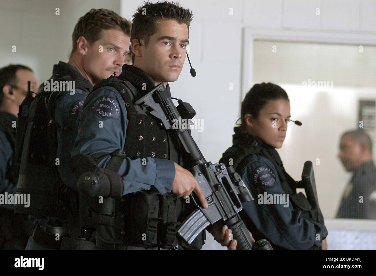 S.W.A.T. (2003) SWAT (ALT) BRIAN VAN HOLT, Colin Farrell, Michelle Rodriguez SWAA 001-SWS Foto Stock