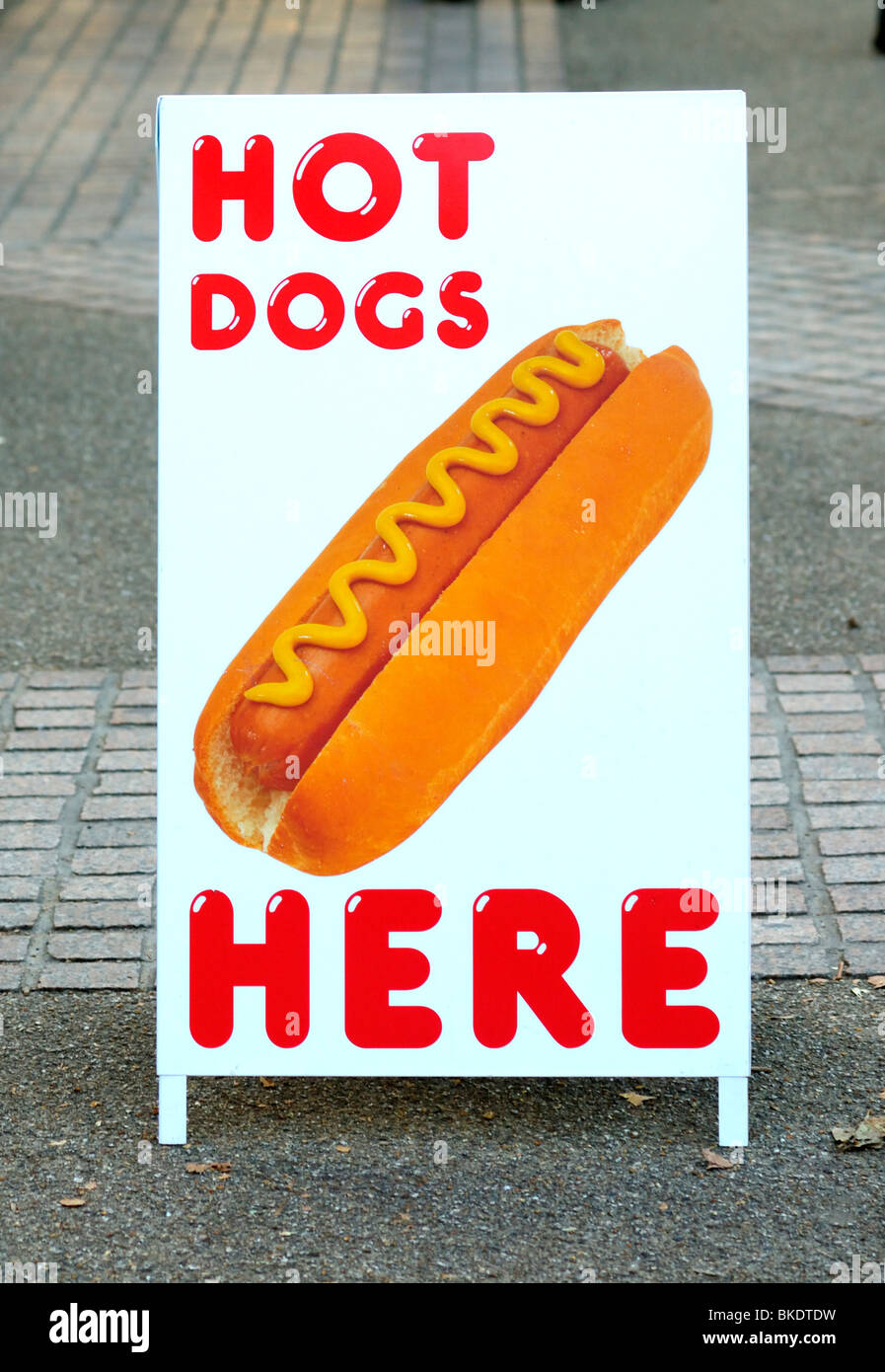 Hot Dogs in vendita segno - 2010 Foto Stock