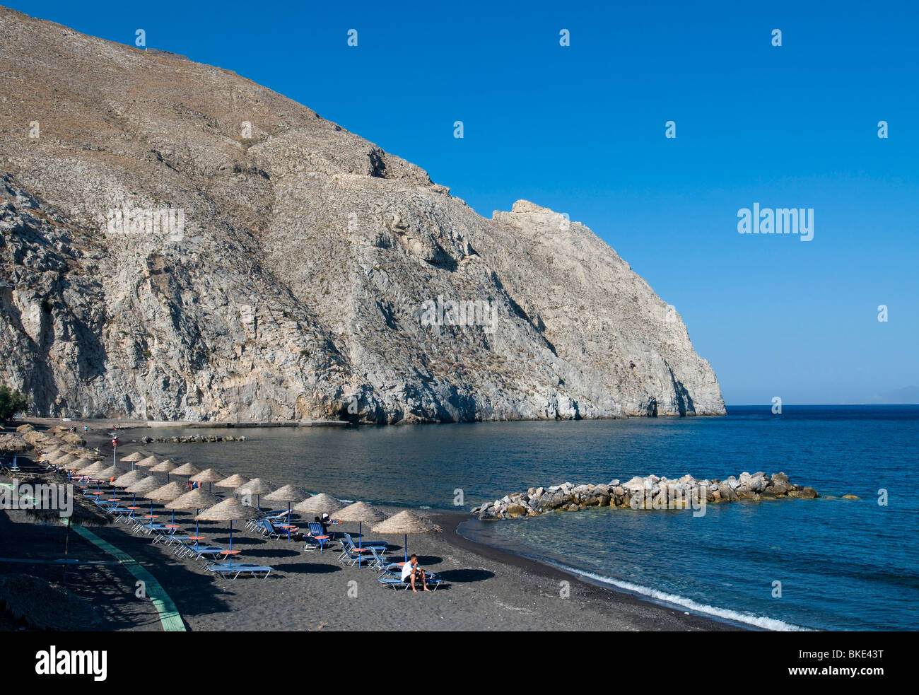 Spiaggia di Perissa, Santorini, Cicladi Grecia Foto Stock