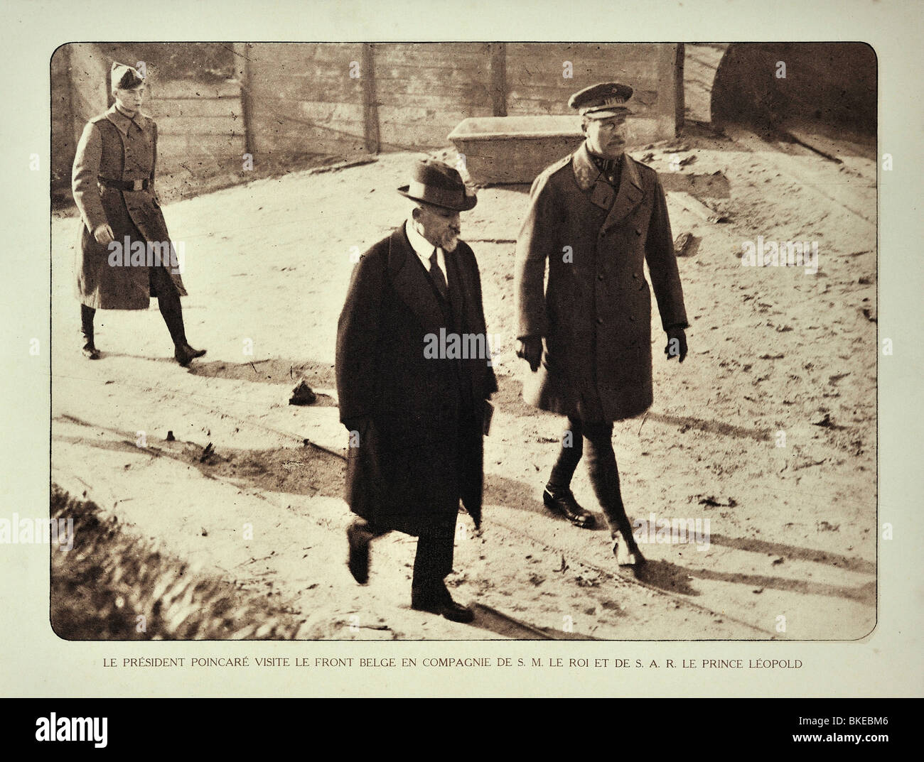 Il presidente francese Raymond Poincaré soddisfa il belga di re Alberto I e il principe Leopoldo III nelle Fiandre durante la prima guerra mondiale, Belgio Foto Stock