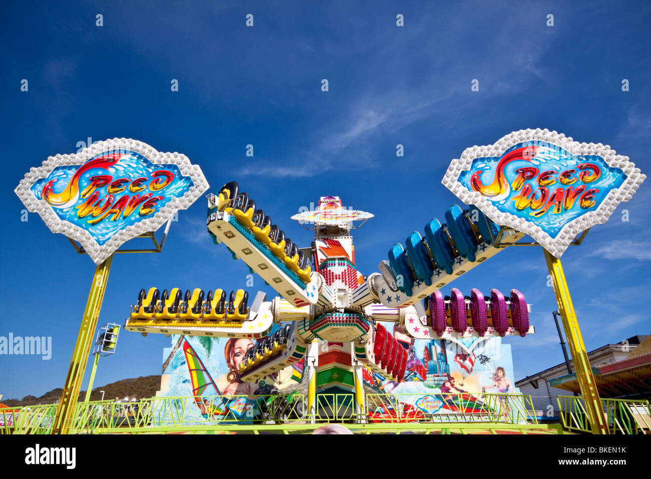 "Velocità Onda' Luna Park Ride a Hastings East Sussex Foto Stock