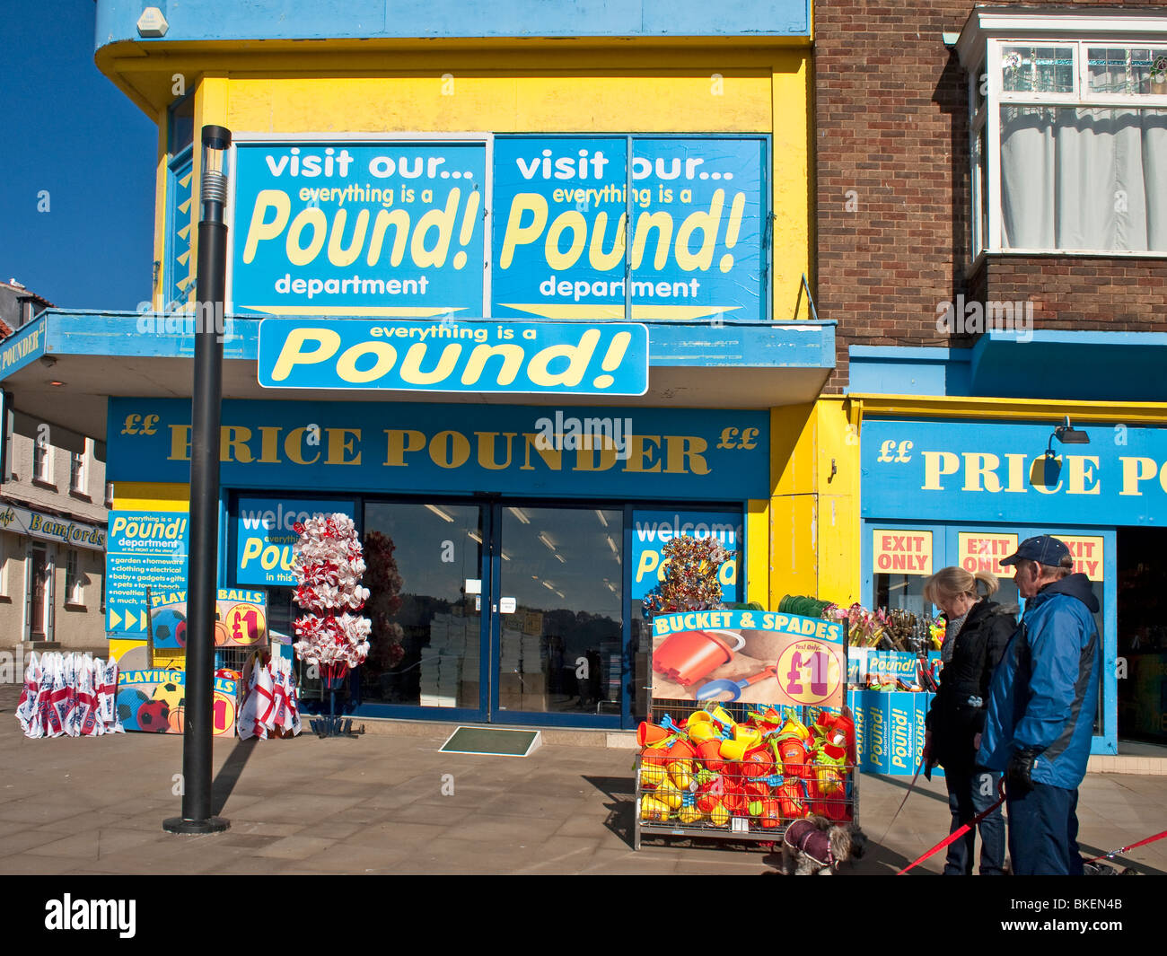 Pound shop a Foreshore Scarborough Yorkshire Regno Unito Foto Stock