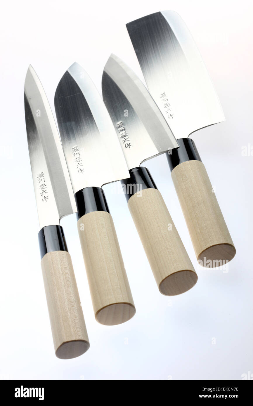 Set di coltelli, manico in legno, Giappone carattere grafico. Foto Stock