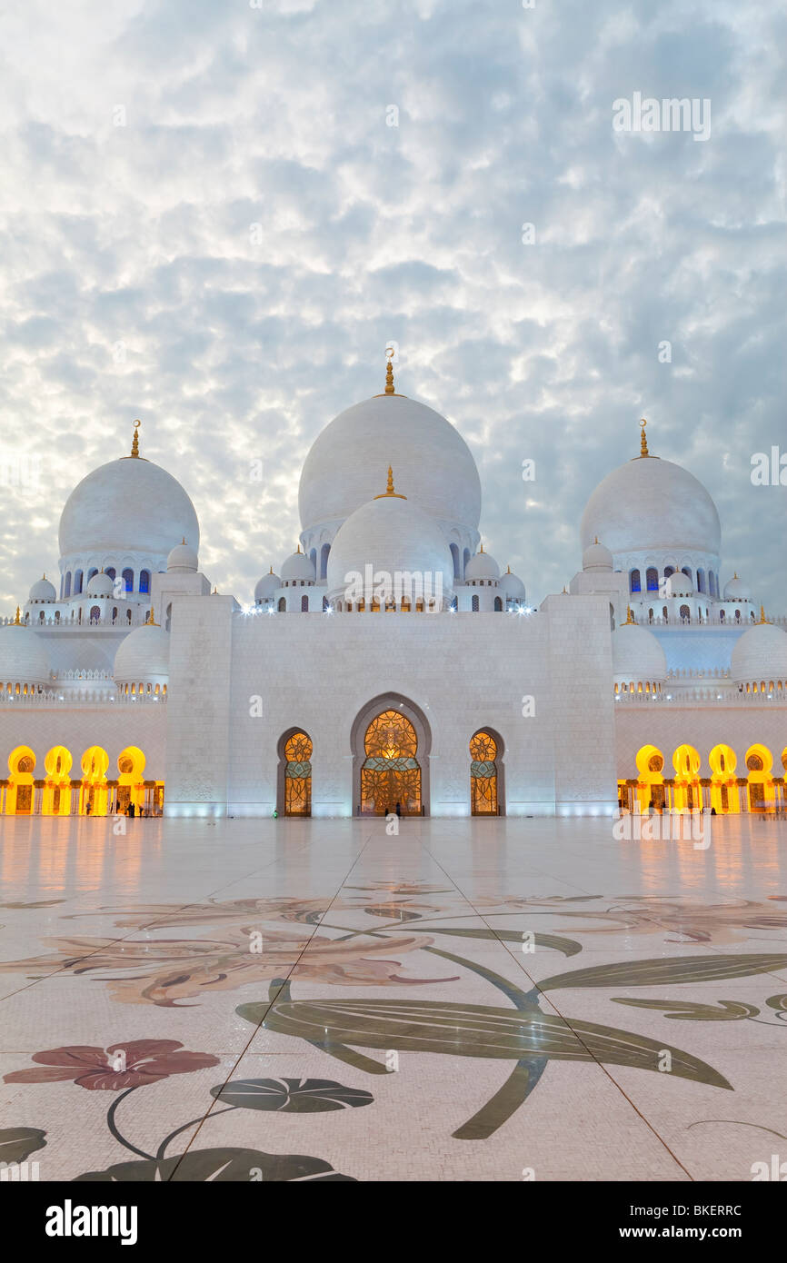 Sheikh Zayed Bin Sultan Al Nahyan moschea, Abu Dhabi, Emirati Arabi Uniti, Emirati arabi uniti Foto Stock