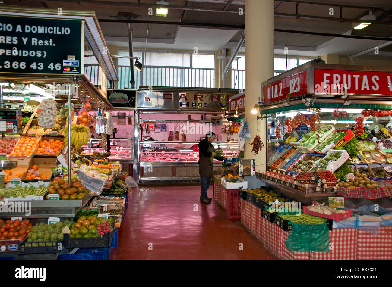 Il Mercado de la Cebada Mercato alimentare di Madrid Spagna Foto Stock